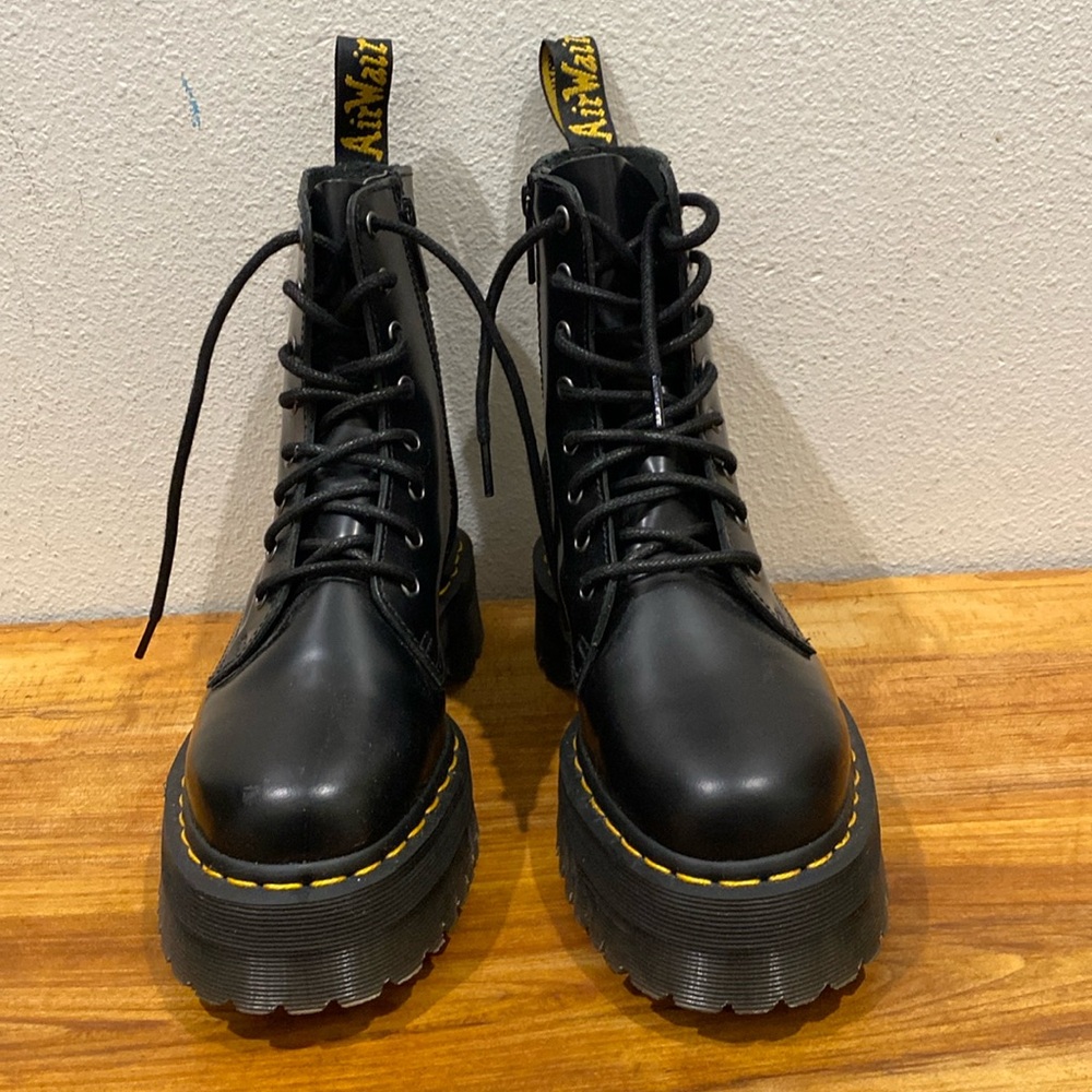 DR. MARTENS Jadon Platform Boots